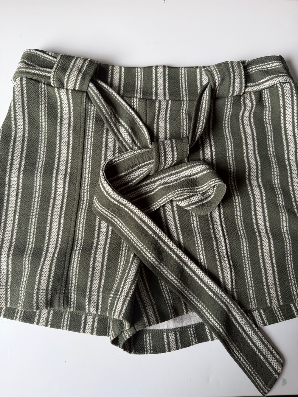 3/$15. Jr. shorts S (3-5)